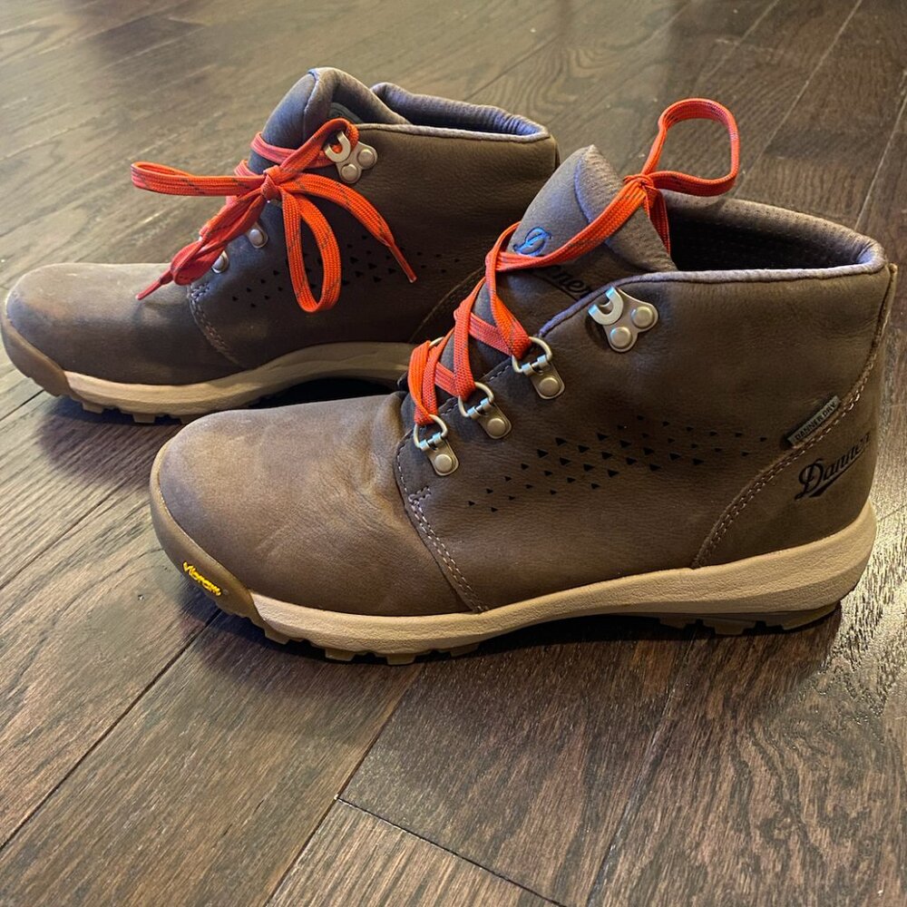 Danner Women's Hiking Boots Inquire Chukka